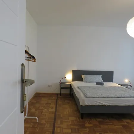 L8 Street - Mollstrasse 28